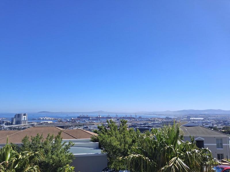 To Let 2 Bedroom Property for Rent in Vredehoek Western Cape